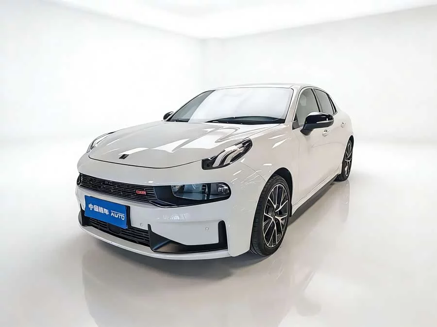 Lynk & Co 03
