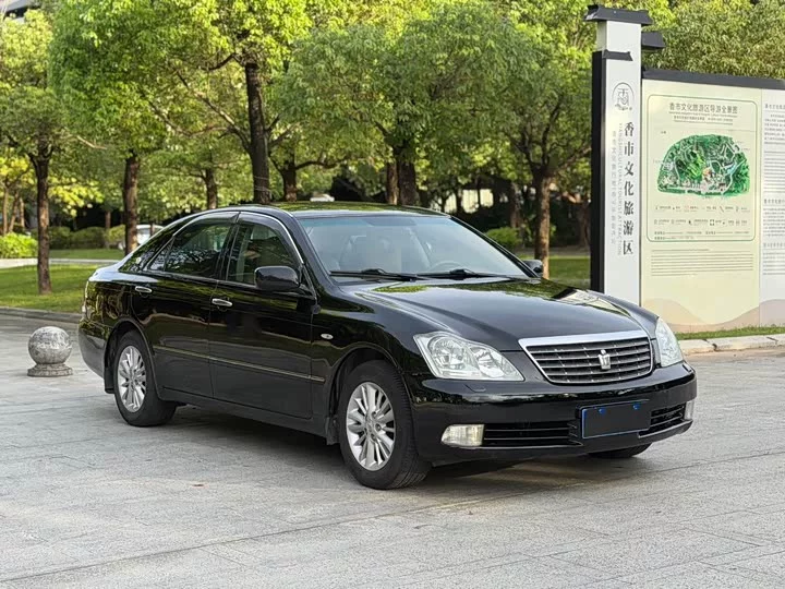 Toyota crown