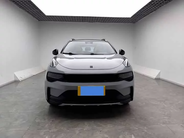 Lynk & Co 01