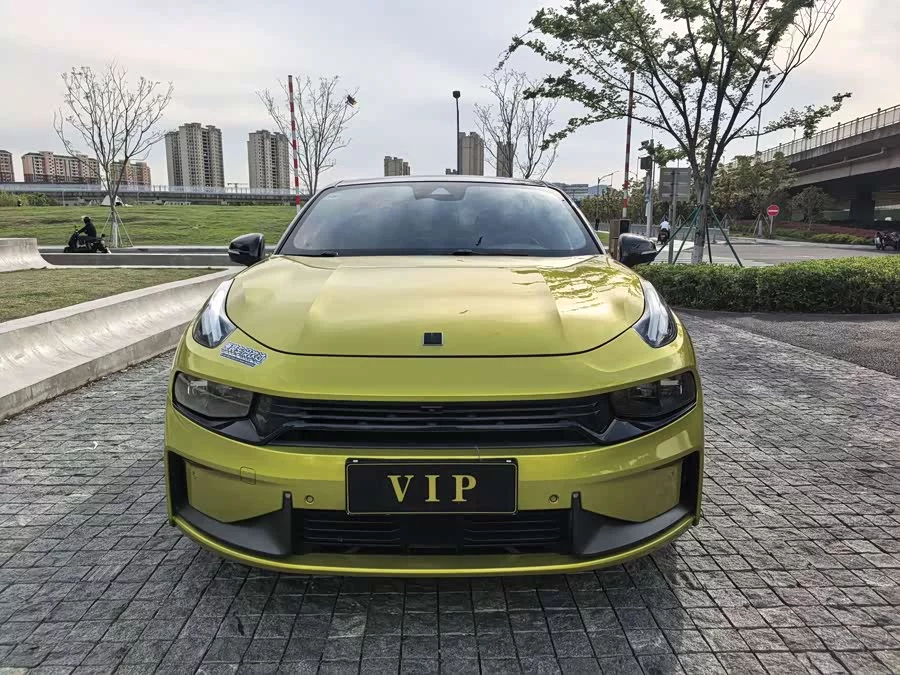 Lynk & Co 03
