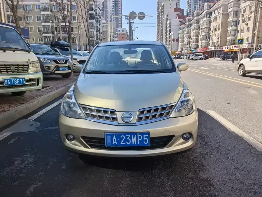 Nissan Tiida