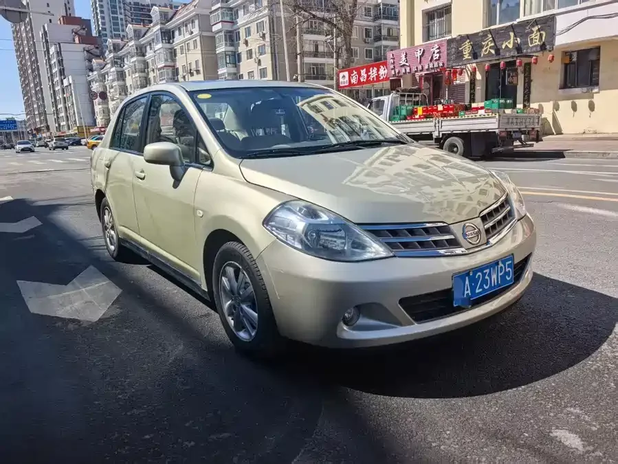 Nissan Tiida