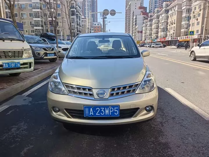 Nissan Tiida