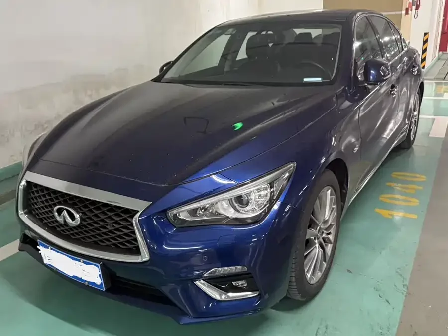 Infiniti Q50L