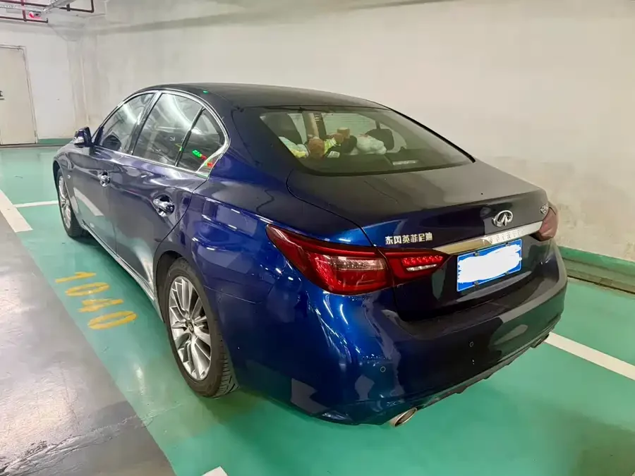 Infiniti Q50L