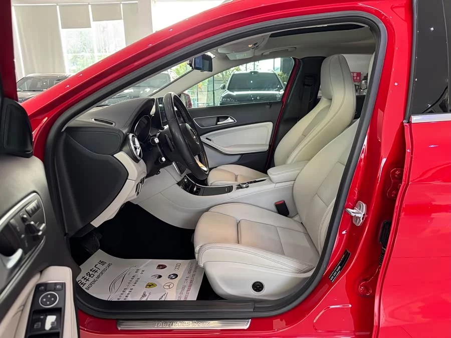 Mercedes Benz GLA