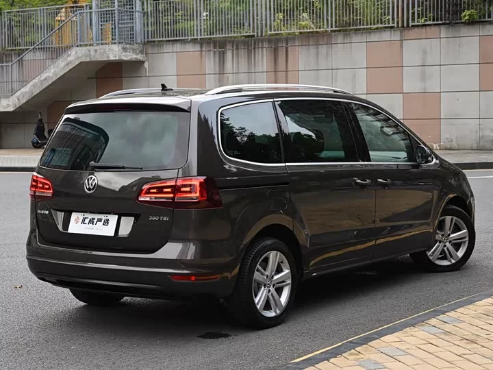 Volkswagen Sharon