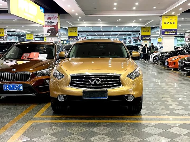 Infiniti QX70