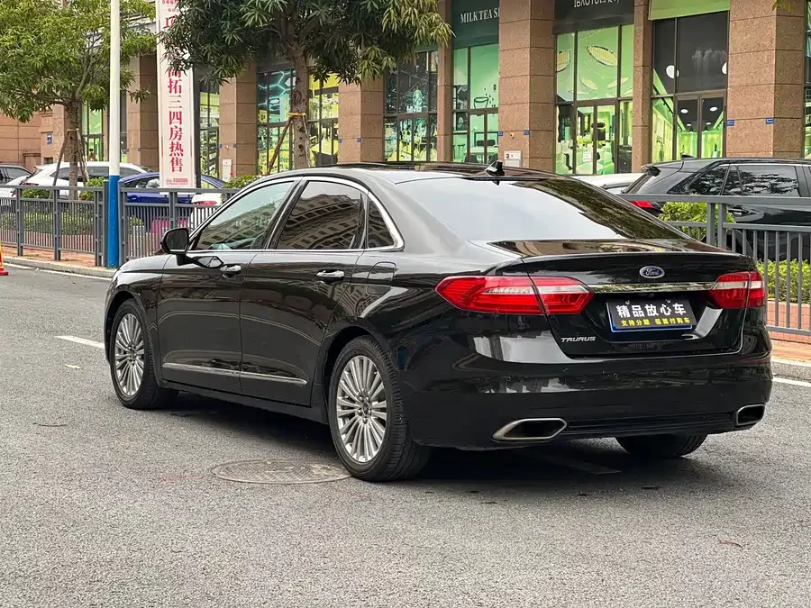 Ford Taurus