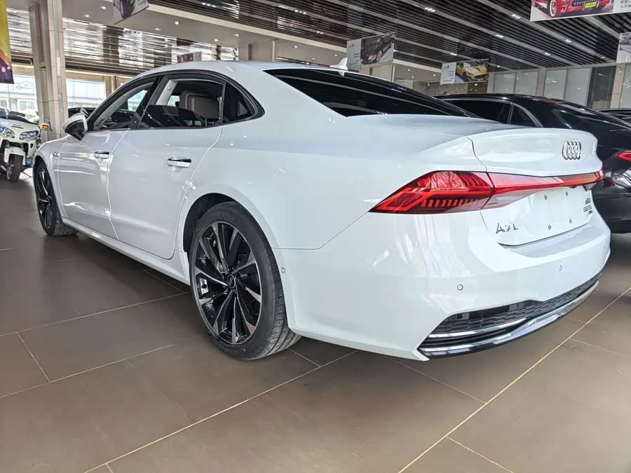 Audi A7L