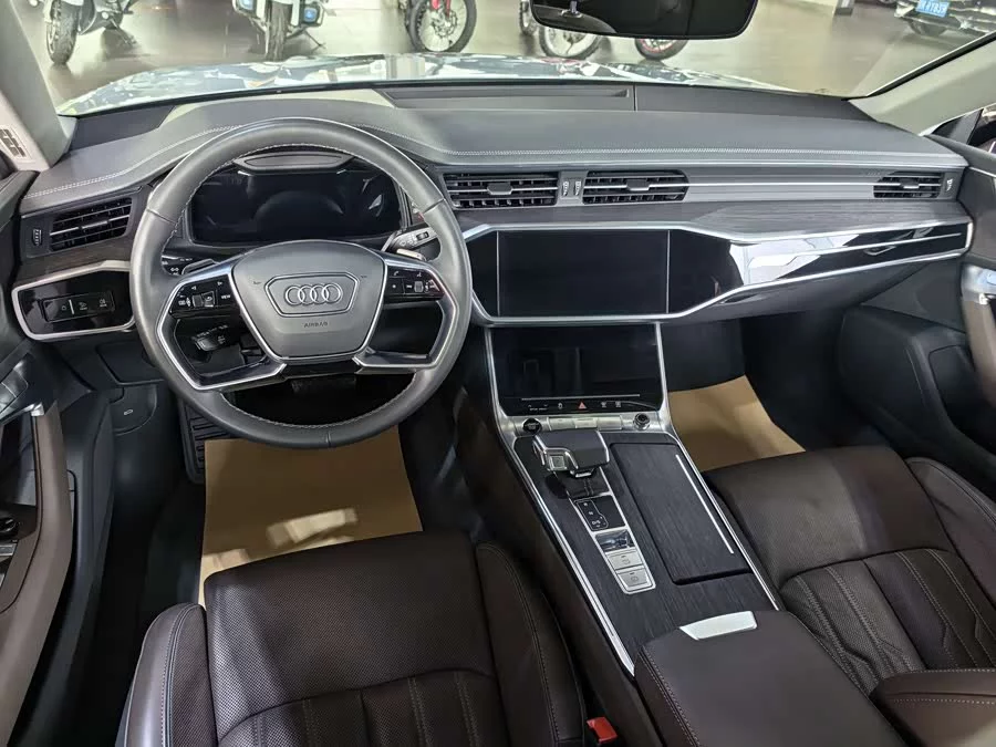 Audi A7L
