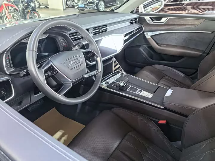 Audi A7L
