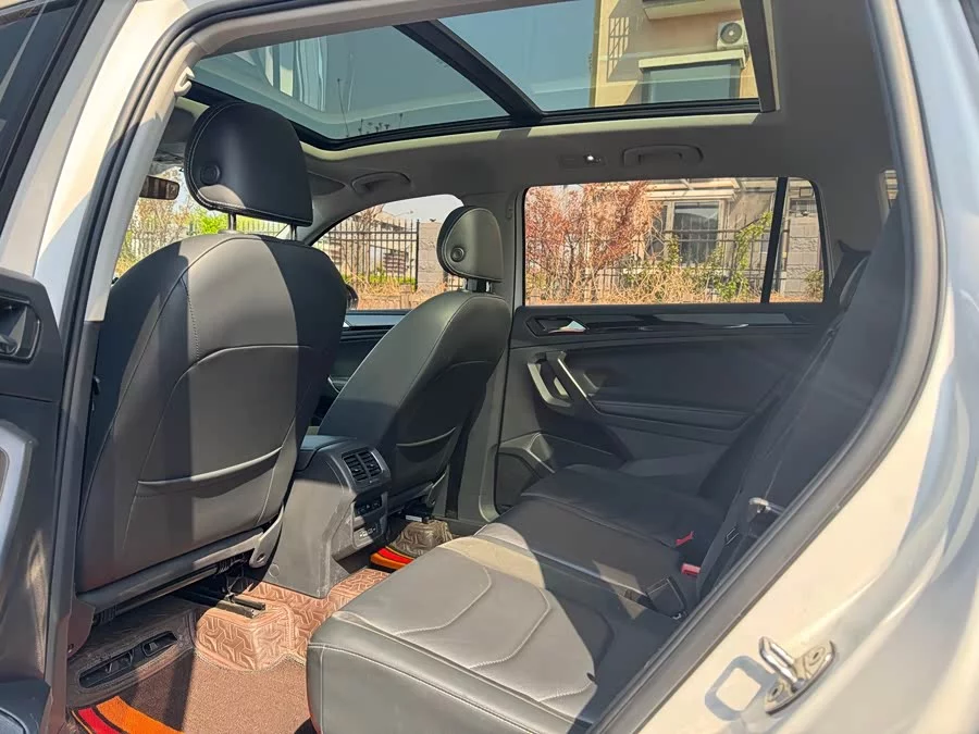 Volkswagen Tiguan L