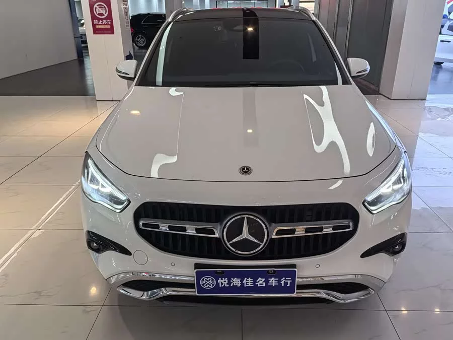 Mercedes Benz GLA