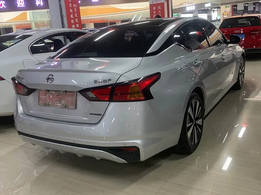 Nissan Teana