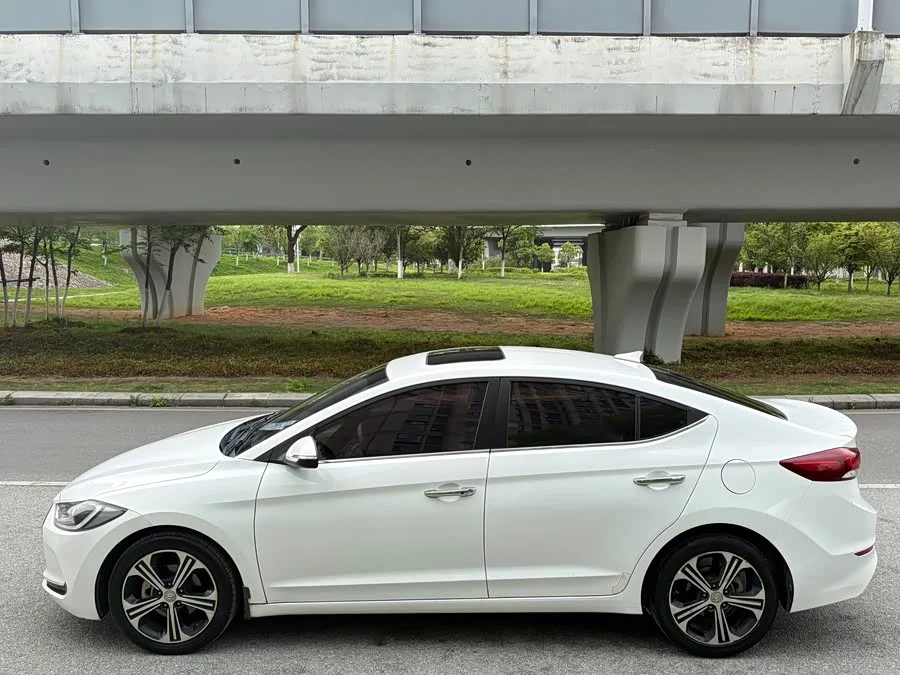 Hyundai elantra