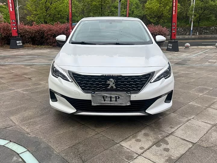 Peugeot 408