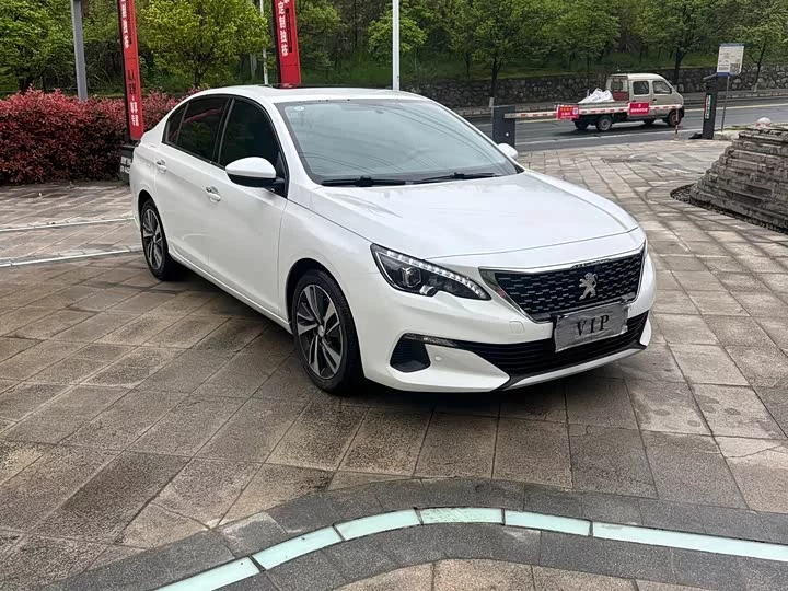 Peugeot 408