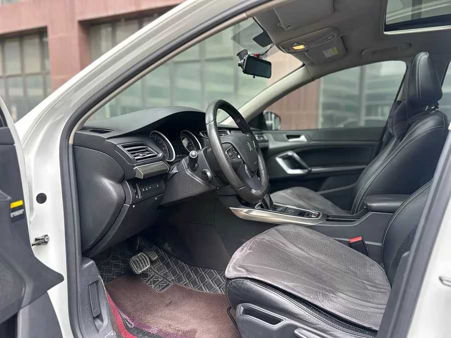 Peugeot 408