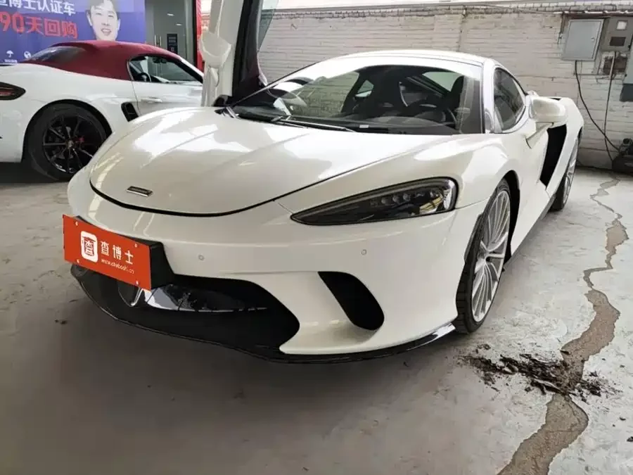 McLaren GT