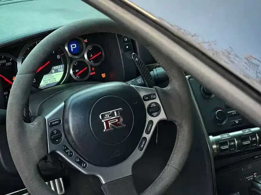 Nissan GT-R