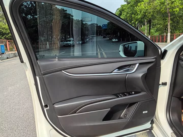 Cadillac XTS