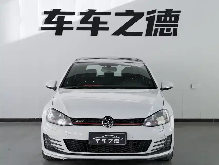 Volkswagen Golf GTI