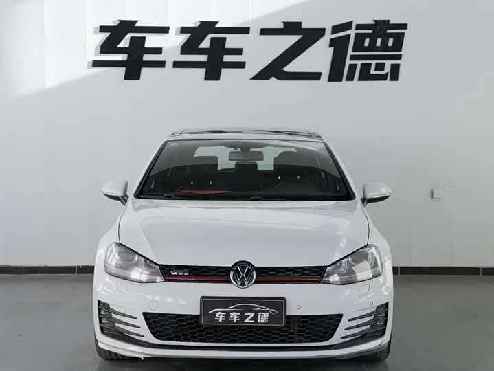 Volkswagen Golf GTI
