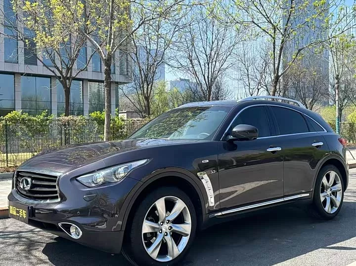 Infiniti QX70
