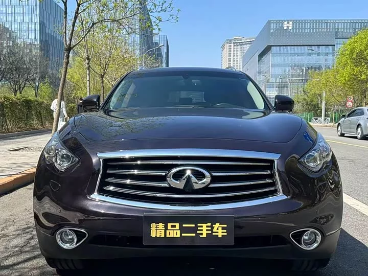 Infiniti QX70