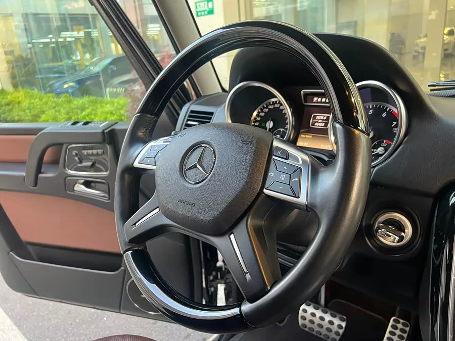 Mercedes Benz G-rated