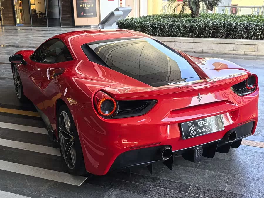Ferrari 488