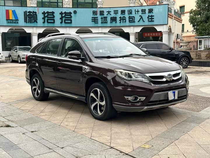 BYD S7