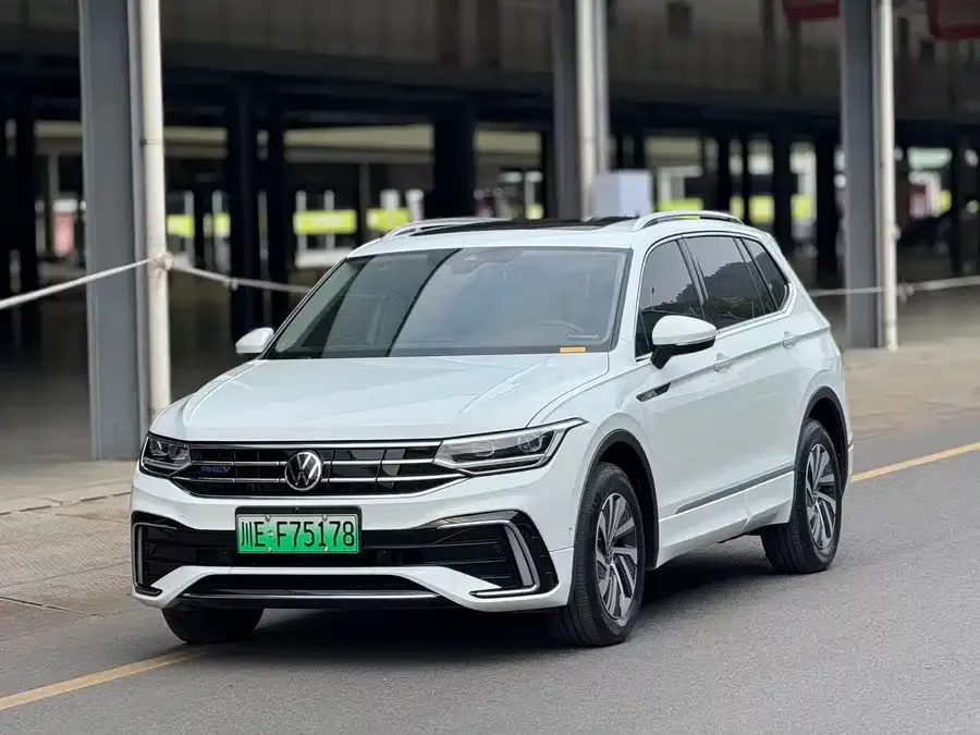 Volkswagen Tiguan L plug-in hybrid