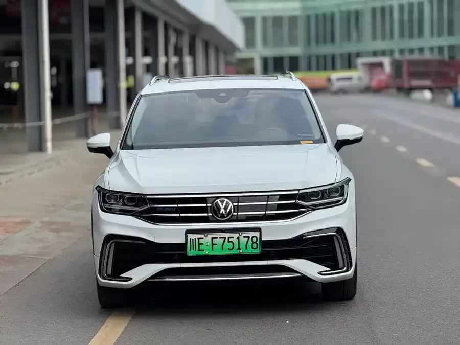 Volkswagen Tiguan L plug-in hybrid