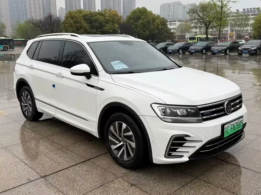Volkswagen Tiguan L plug-in hybrid