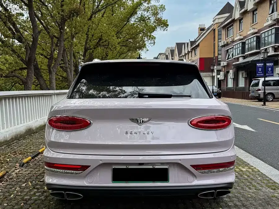 Bentley Bentayga plug-in hybrid