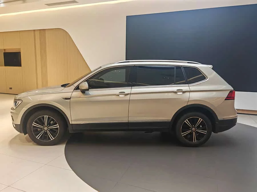 Volkswagen Tiguan L