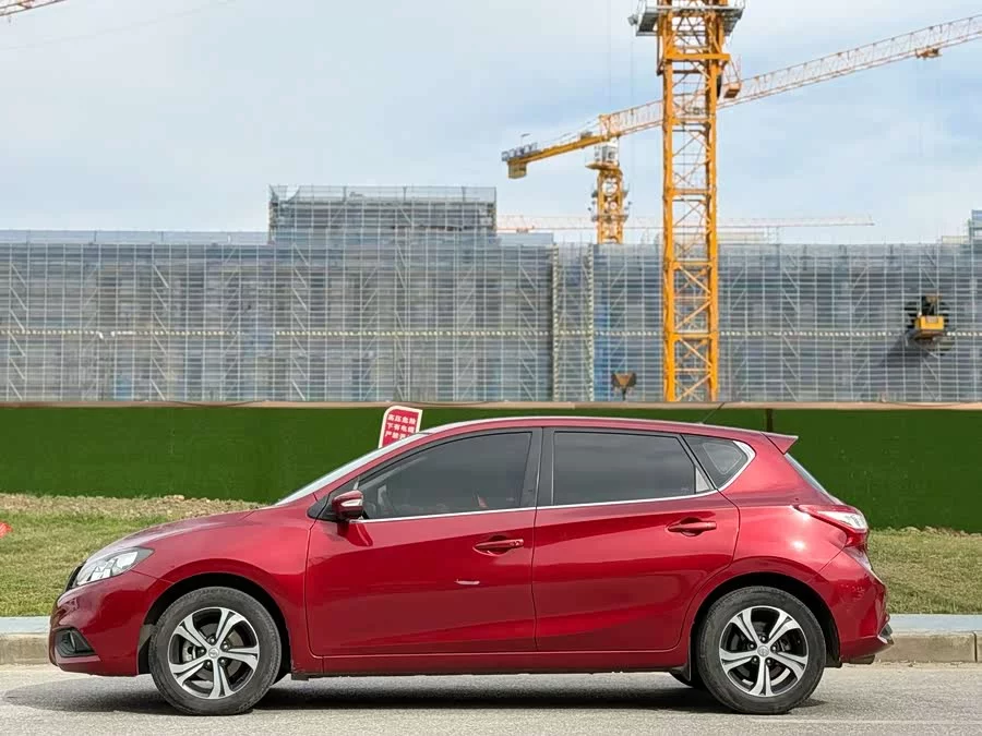 Nissan Tiida