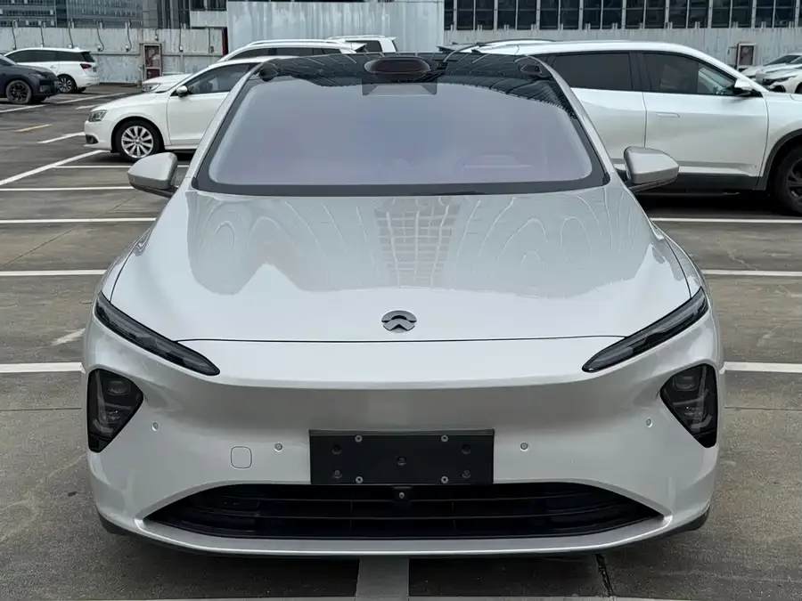 NIO ET7