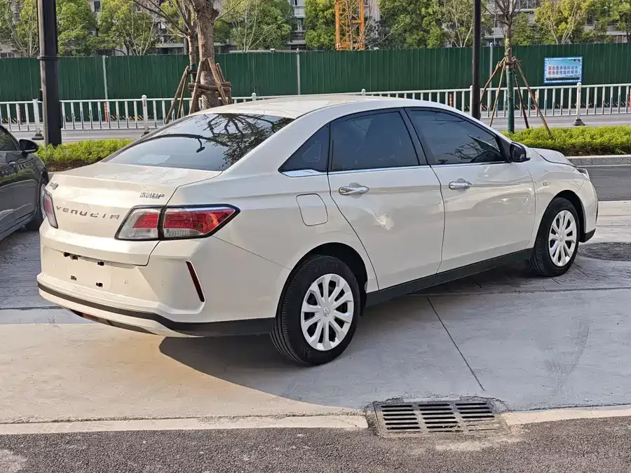 Venucia D60EV