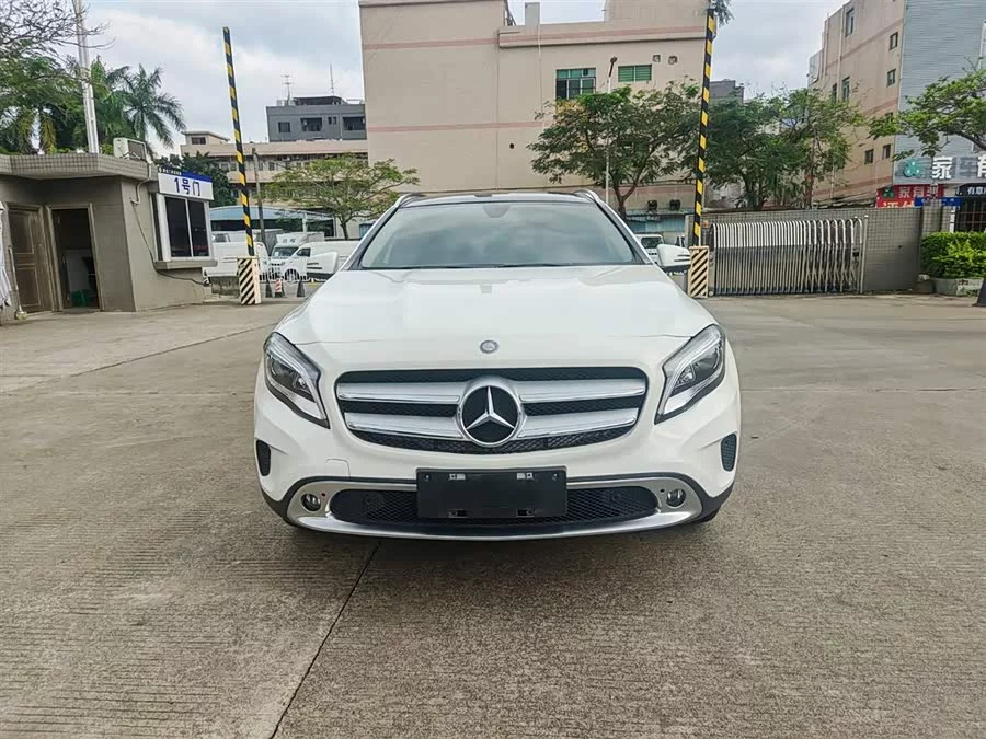 Mercedes Benz GLA