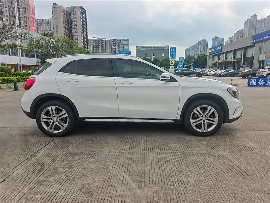 Mercedes Benz GLA