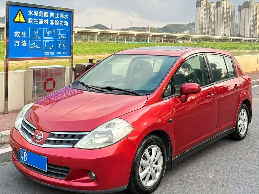 Nissan Tiida