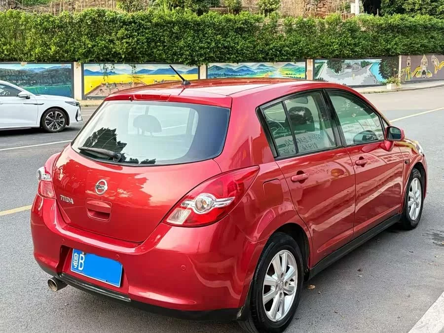 Nissan Tiida