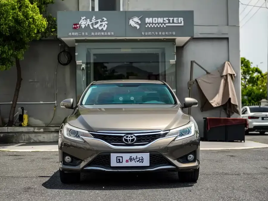 Toyota Reiz