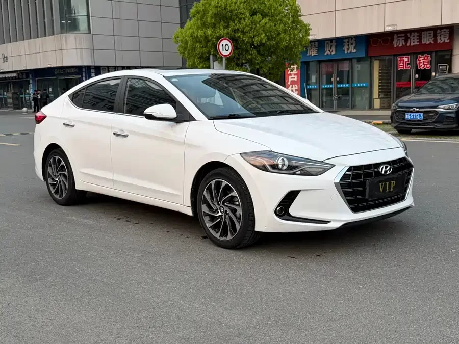 Hyundai elantra