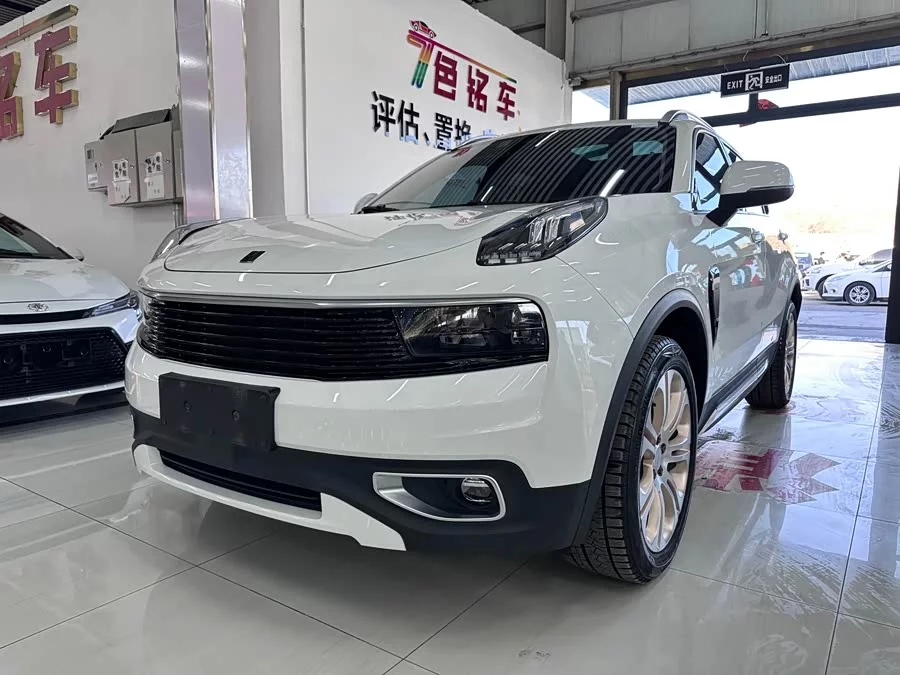 Lynk & Co 01