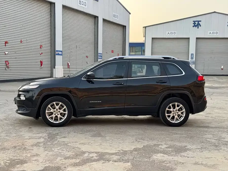 Jeep Cherokee