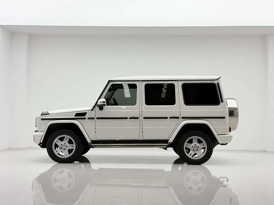Mercedes Benz G-rated
